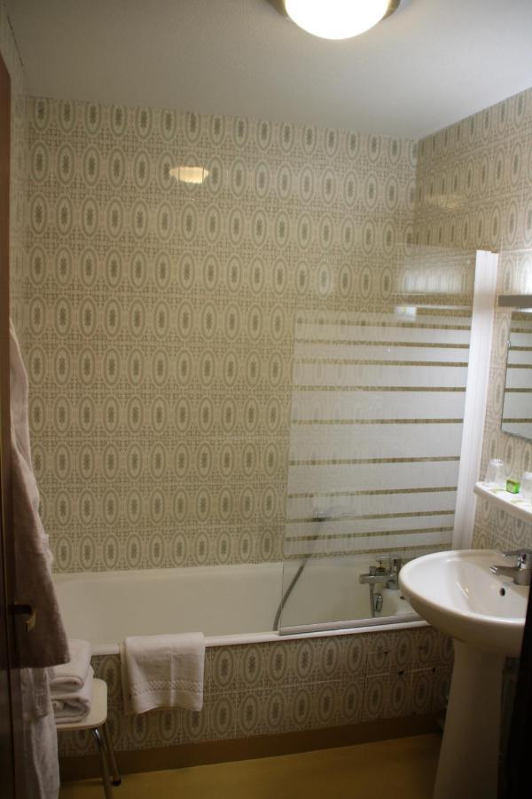 Hotel Saint-Hubert Bagian luar foto